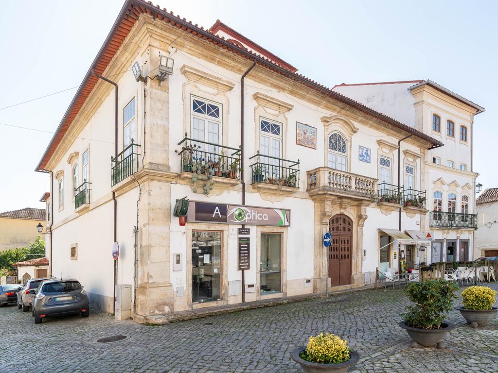 Palacete em Soure - Image 1