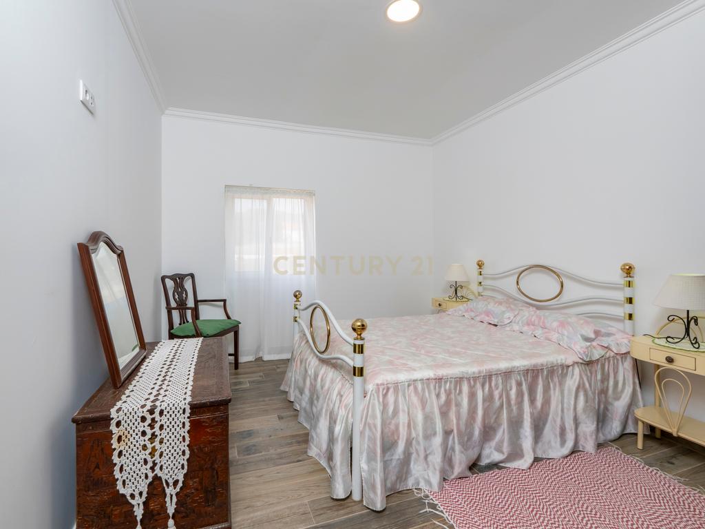 Moradia com Amplo Terreno em Alenquer - Oportunidade Única! - Image 15