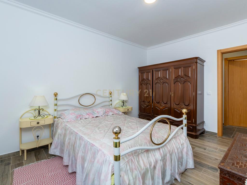 Moradia com Amplo Terreno em Alenquer - Oportunidade Única! - Image 13