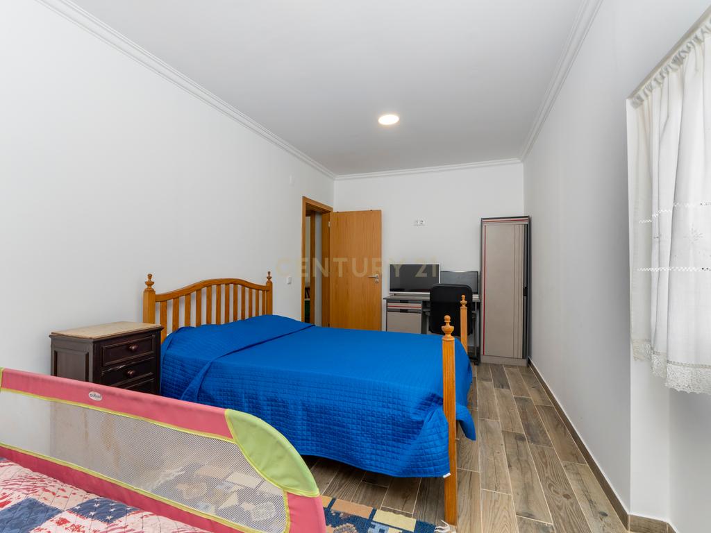 Moradia com Amplo Terreno em Alenquer - Oportunidade Única! - Image 20