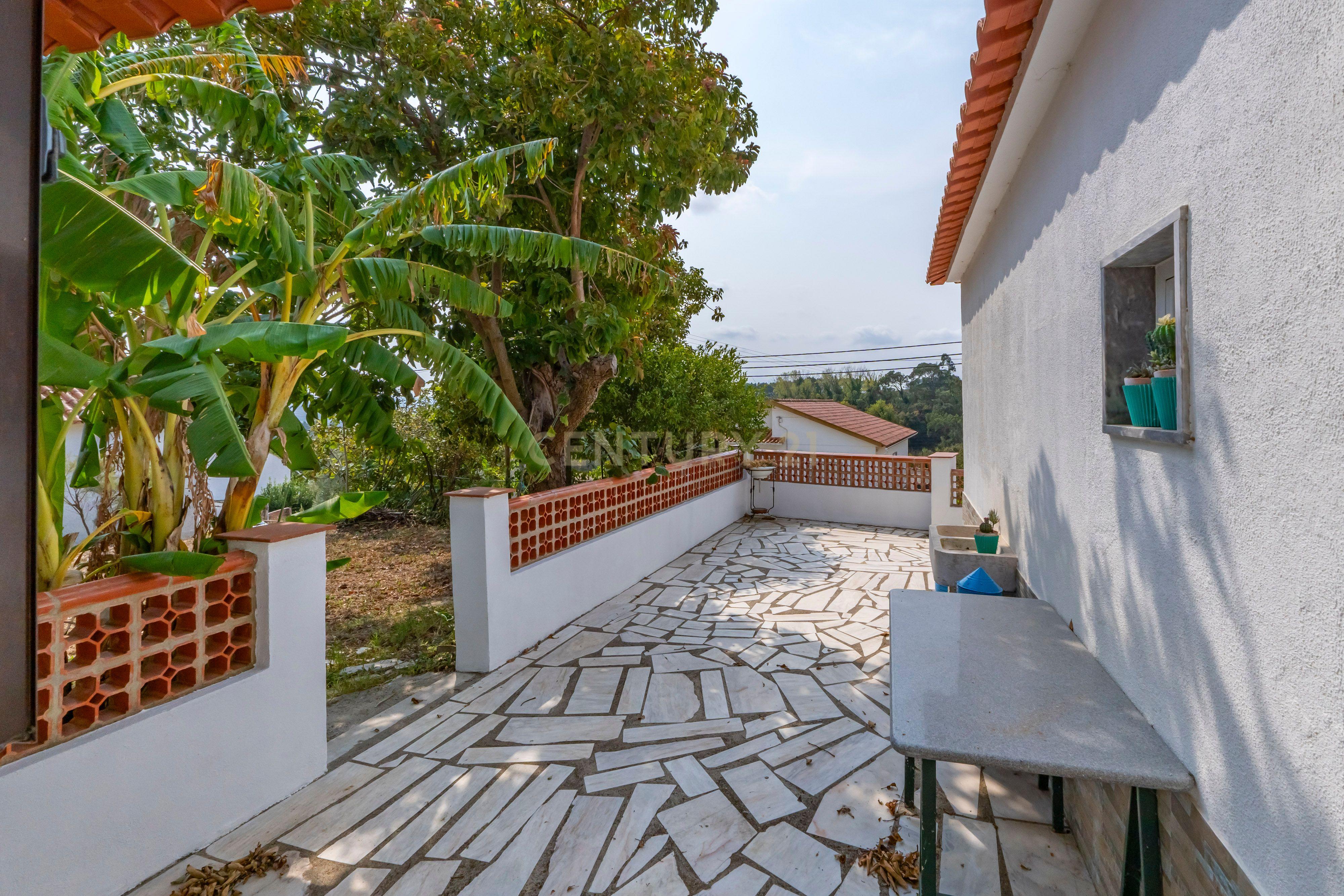 Moradia com Amplo Terreno em Alenquer - Oportunidade Única! - Image 3