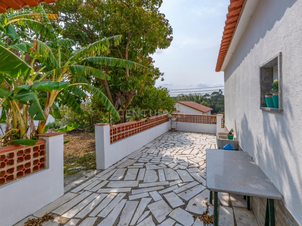 Moradia com Amplo Terreno em Alenquer - Oportunidade Única! - Image 3