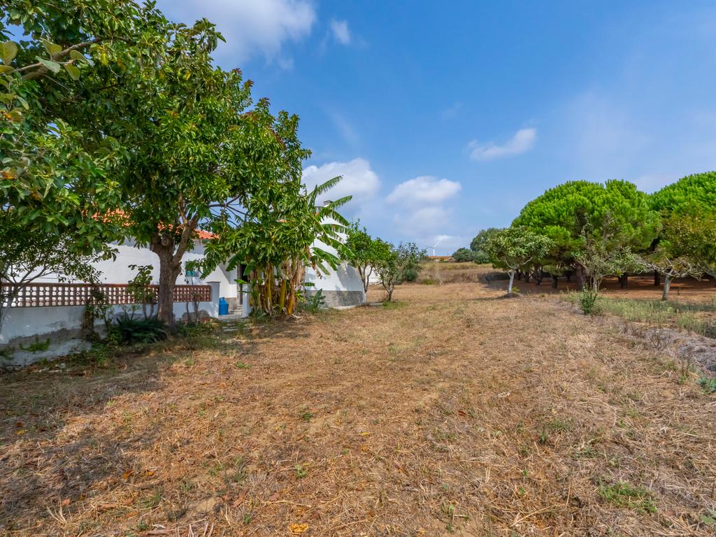Moradia com Amplo Terreno em Alenquer - Oportunidade Única! - Image 36