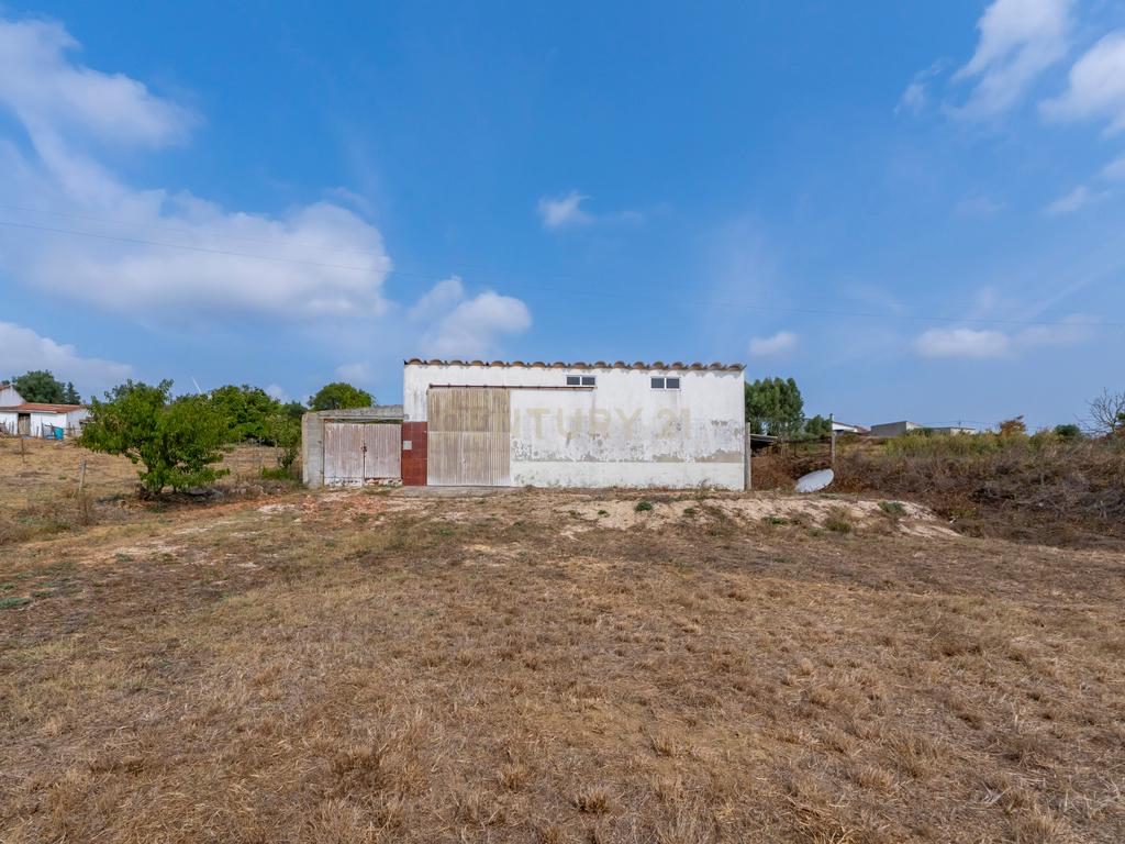 Moradia com Amplo Terreno em Alenquer - Oportunidade Única! - Image 38