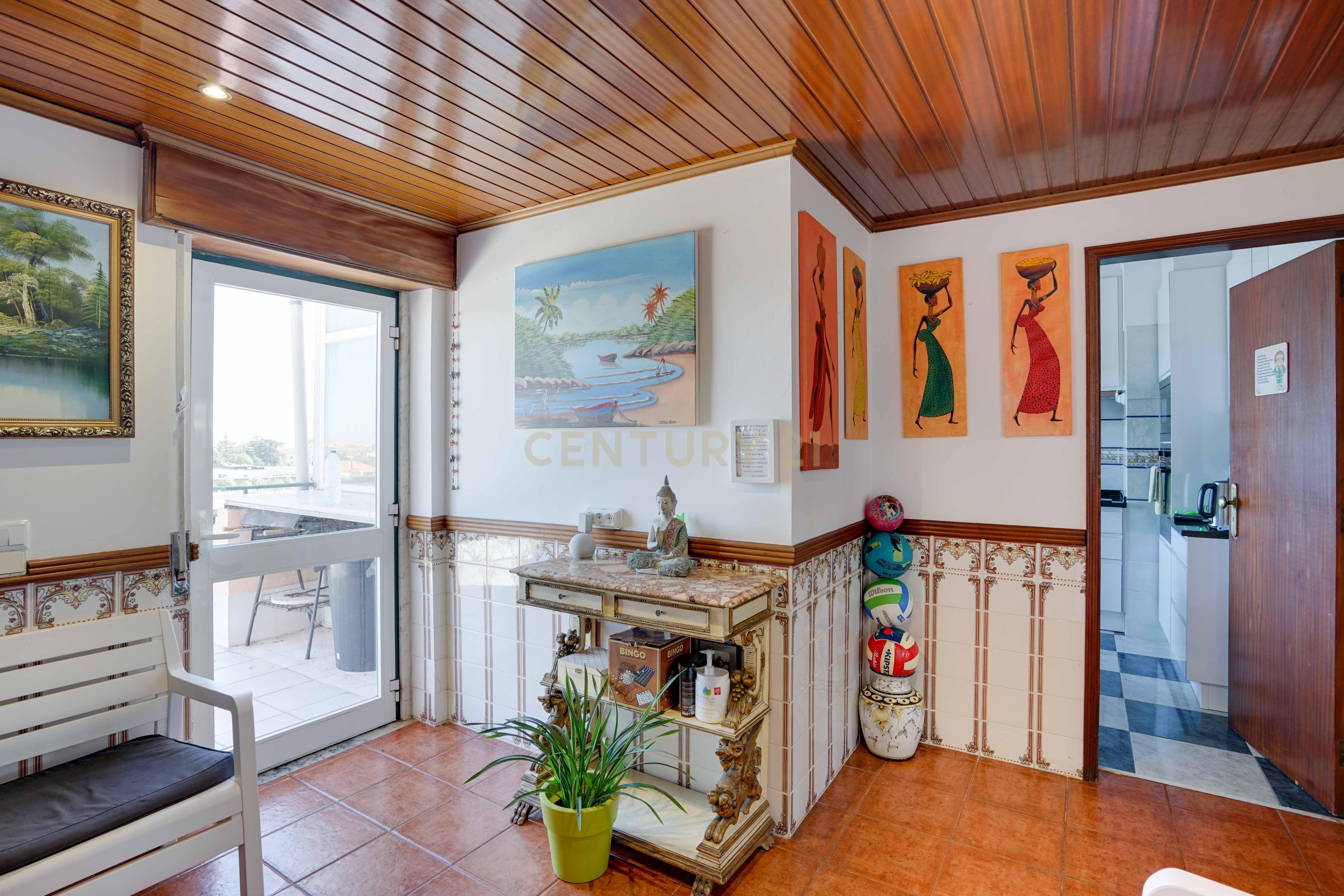 Transforme esta casa no seu novo lar - Encantadora Penthouse T2+2 - Image 10