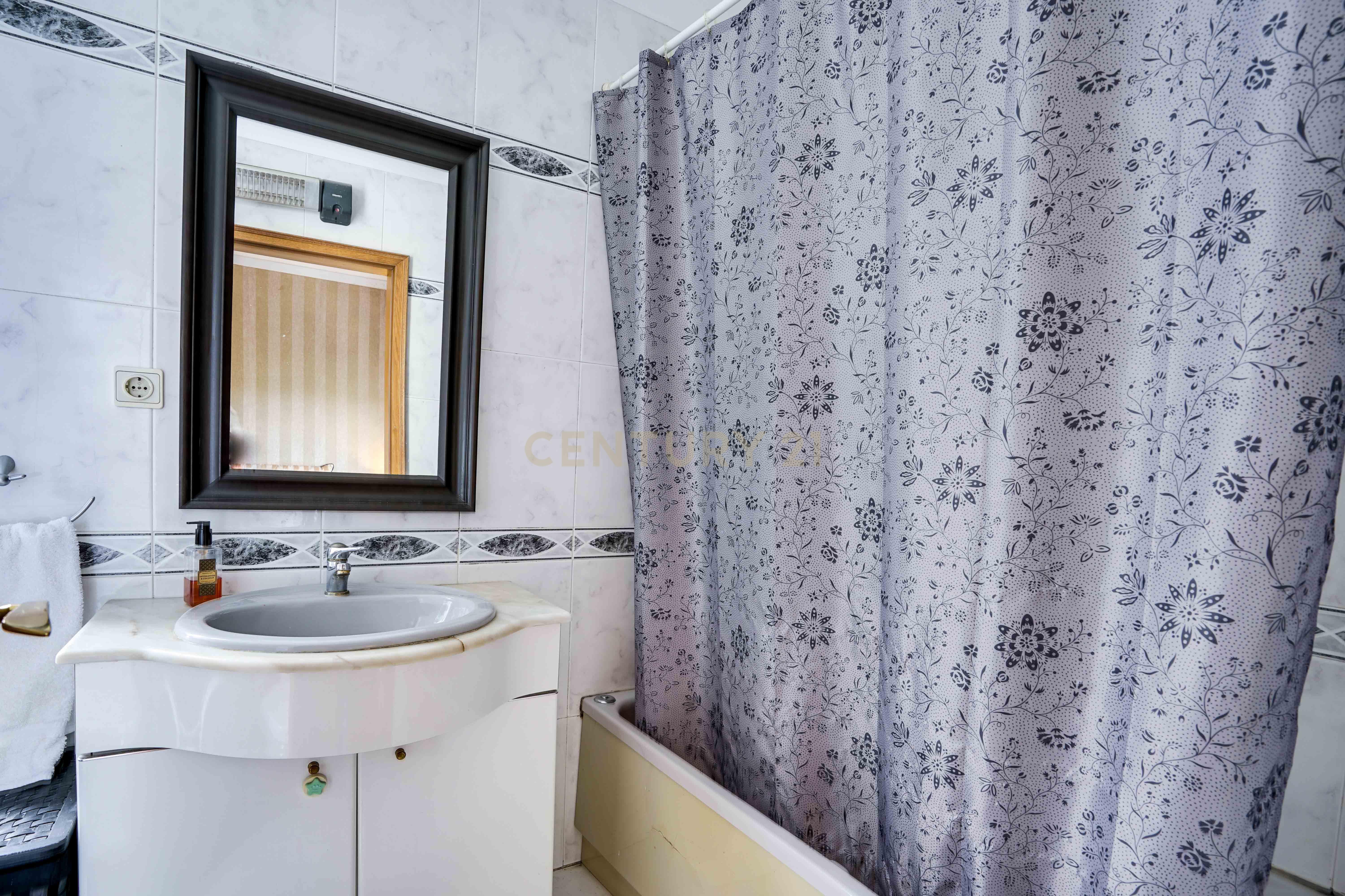 Apartamento T3 com  Box  na Portela - Image 18