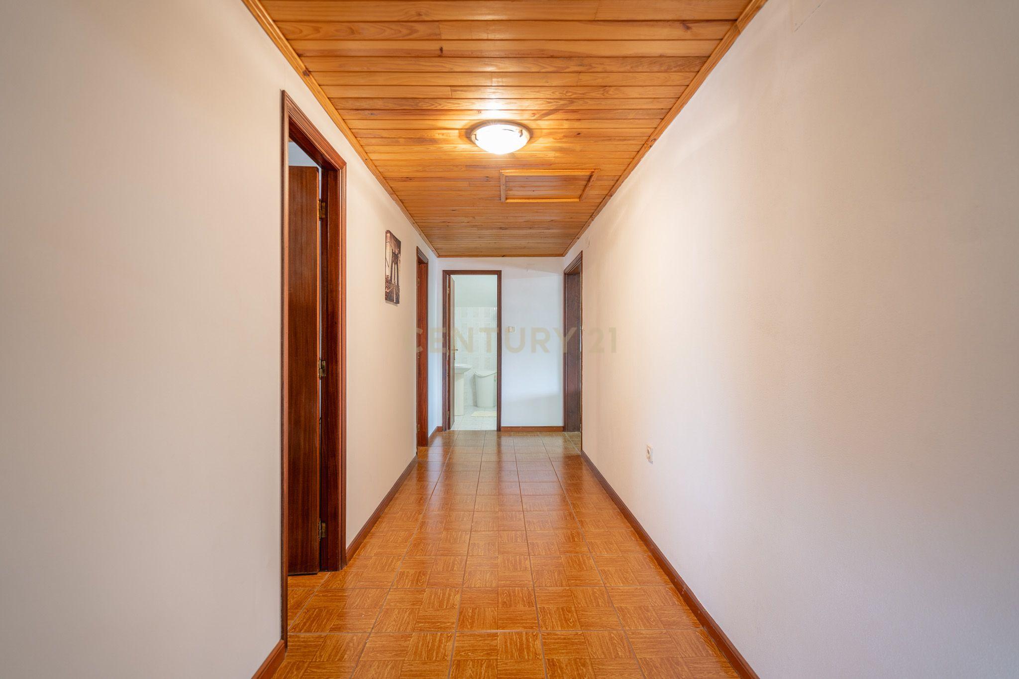 Imponente Moradia com 8 quartos, construída em pedra, situada em Prozelo, Arcos de Valdevez - Image 28