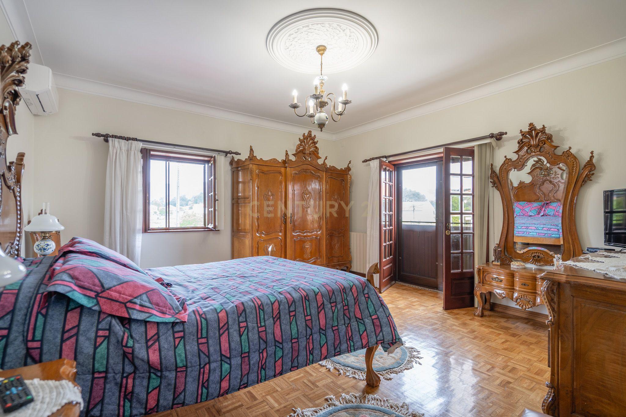 Imponente Moradia com 8 quartos, construída em pedra, situada em Prozelo, Arcos de Valdevez - Image 32