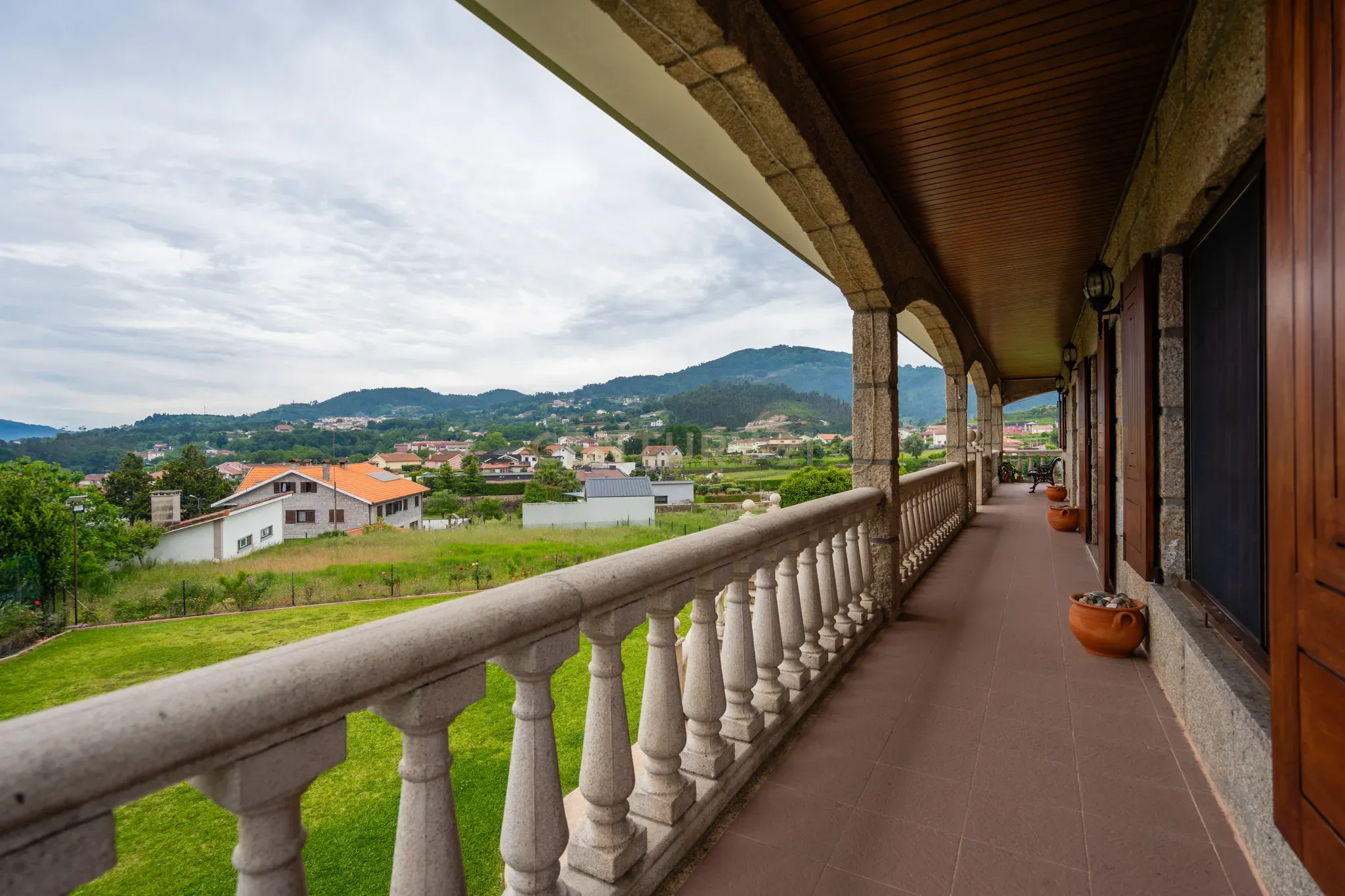 Imponente Moradia com 8 quartos, construída em pedra, situada em Prozelo, Arcos de Valdevez - Image 12