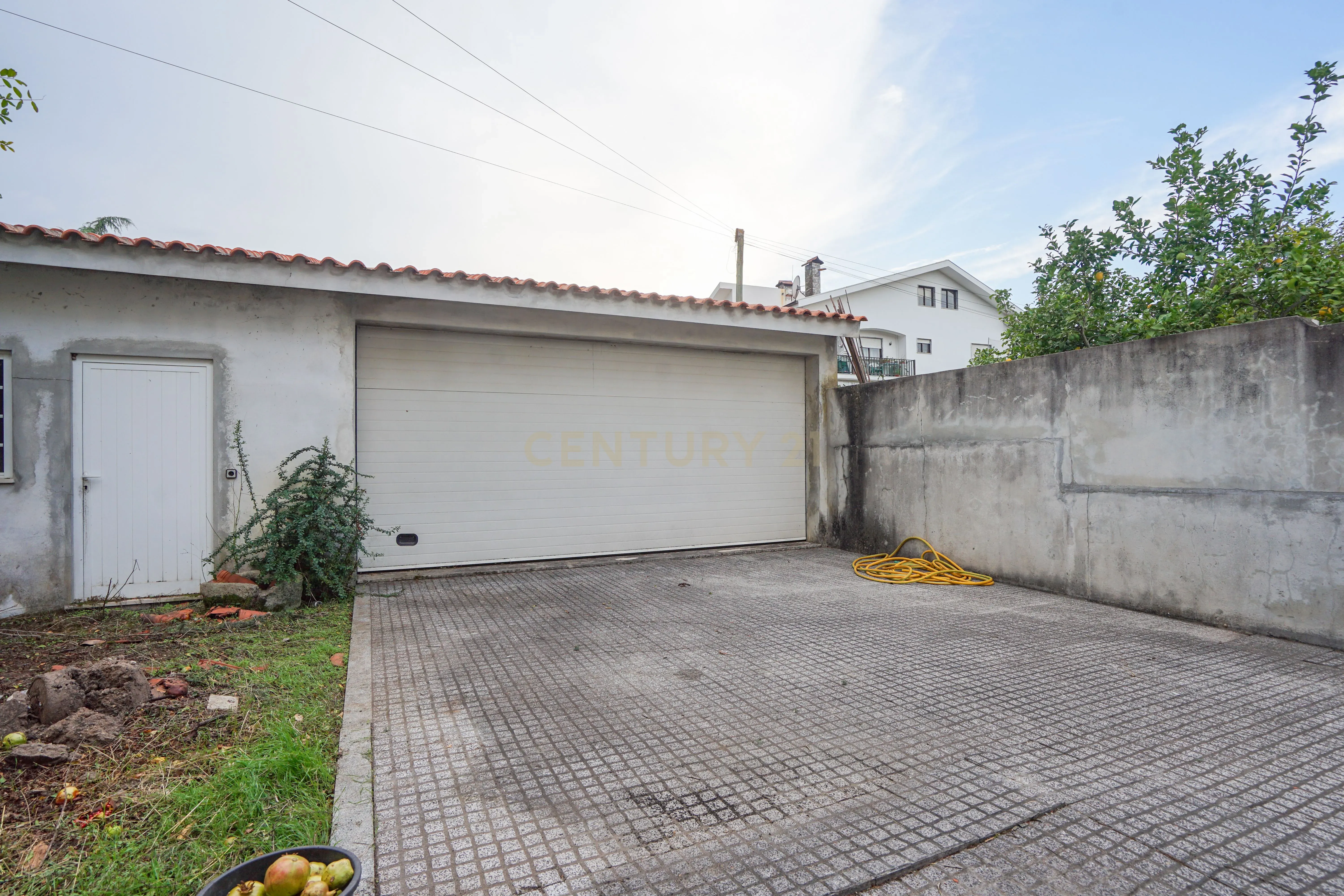Moradia T5 - C/ espaço exterior e garagem - Image 35