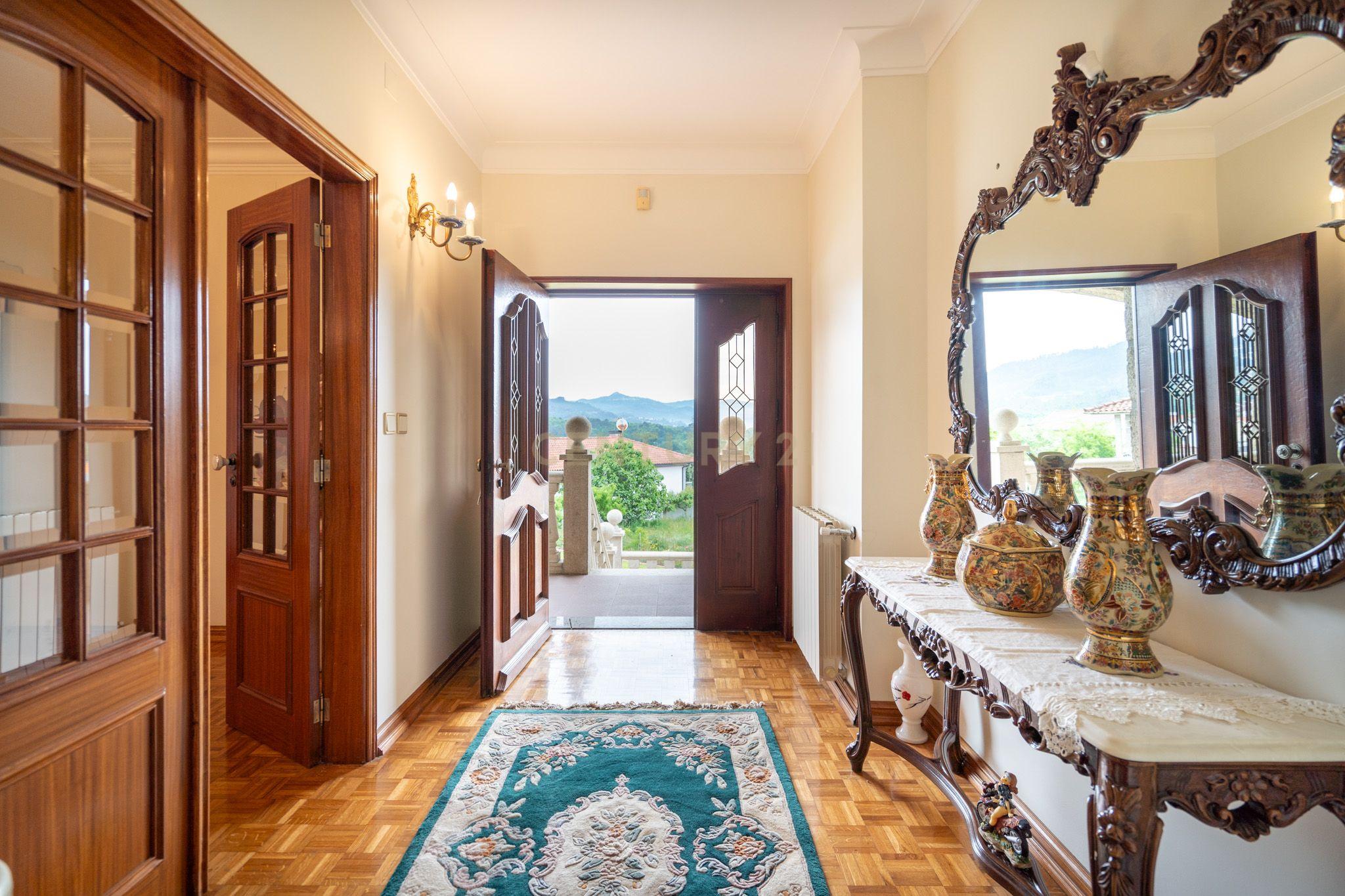Imponente Moradia com 8 quartos, construída em pedra, situada em Prozelo, Arcos de Valdevez - Image 20
