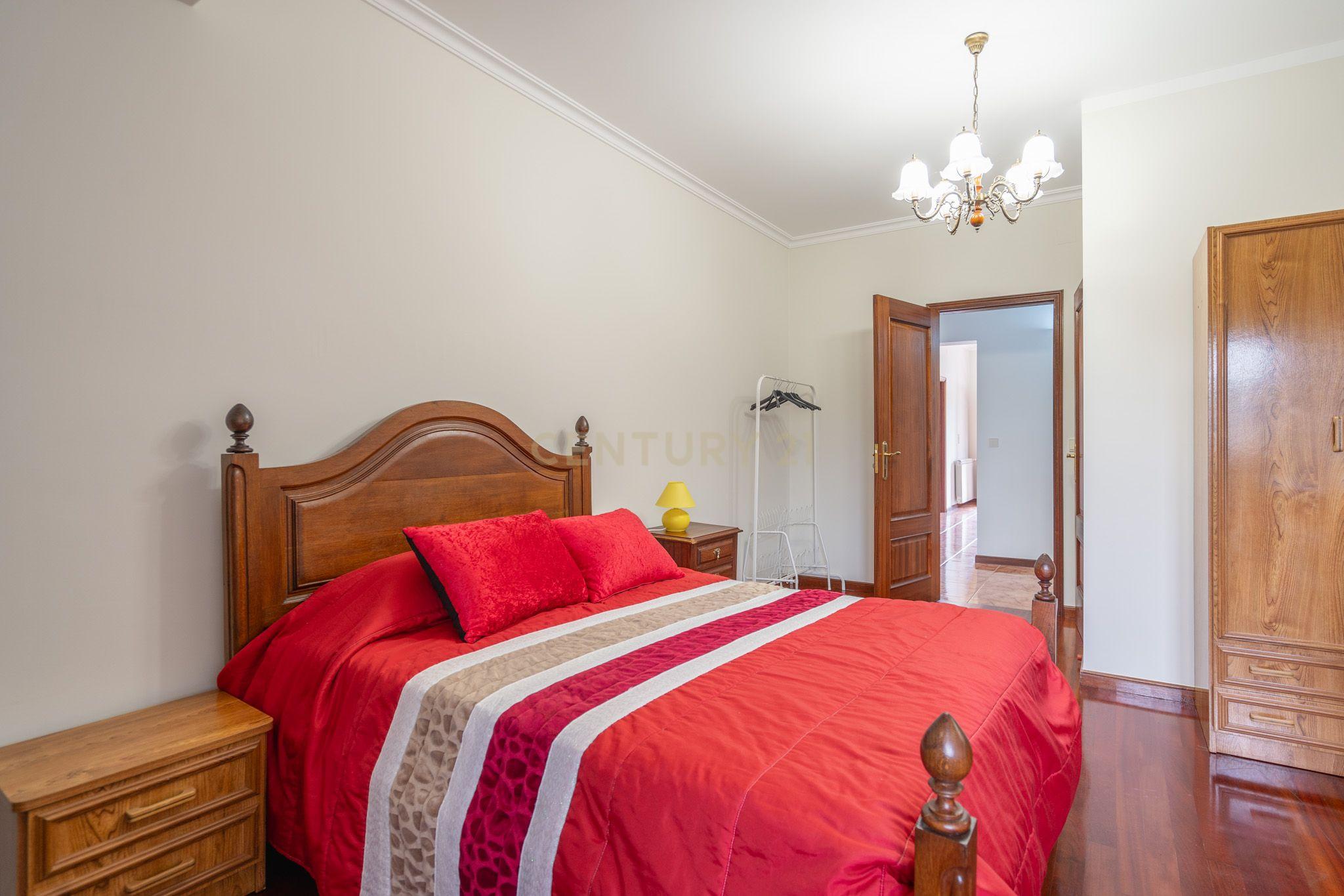 Imponente Moradia com 8 quartos, construída em pedra, situada em Prozelo, Arcos de Valdevez - Image 34