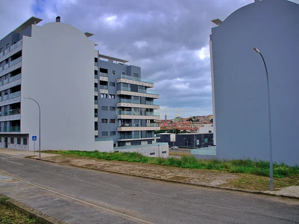 Oportunidade De Investimento Terreno Centro Amadora com projeto aprovado e licenças a pagamento - Image 10