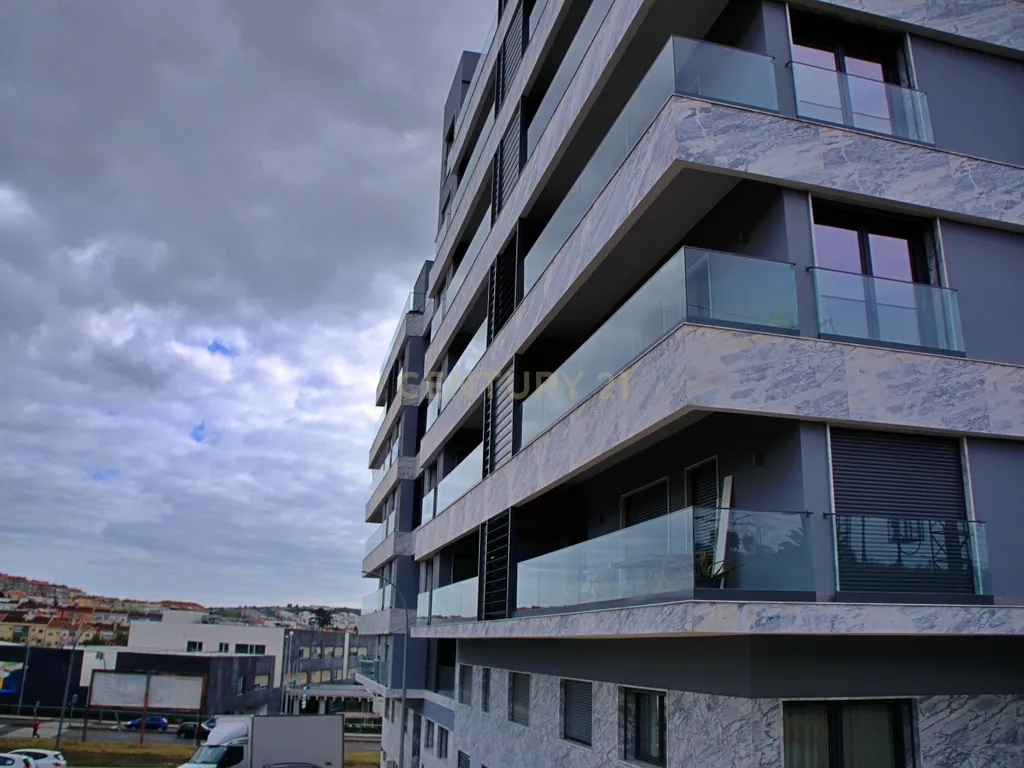 Oportunidade De Investimento Terreno Centro Amadora com projeto aprovado e licenças a pagamento - Image 3