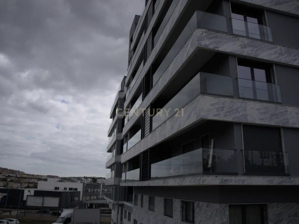 Oportunidade De Investimento Terreno Centro Amadora com projeto aprovado e licenças a pagamento - Image 9