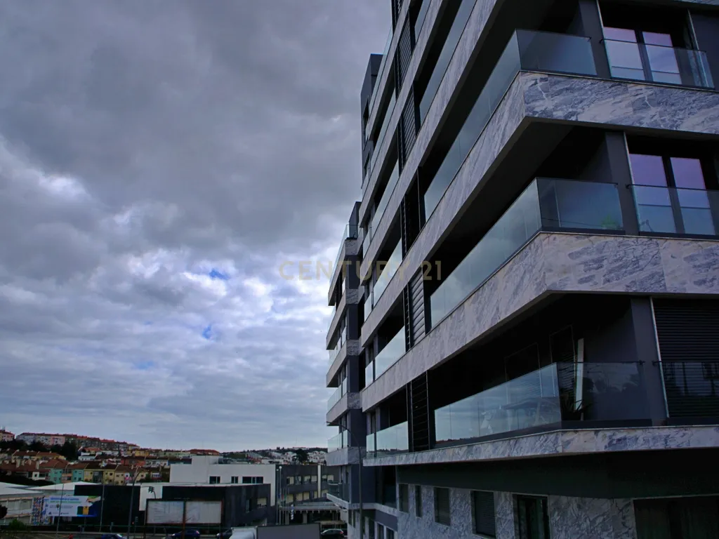 Oportunidade De Investimento Terreno Centro Amadora com projeto aprovado e licenças a pagamento - Image 12