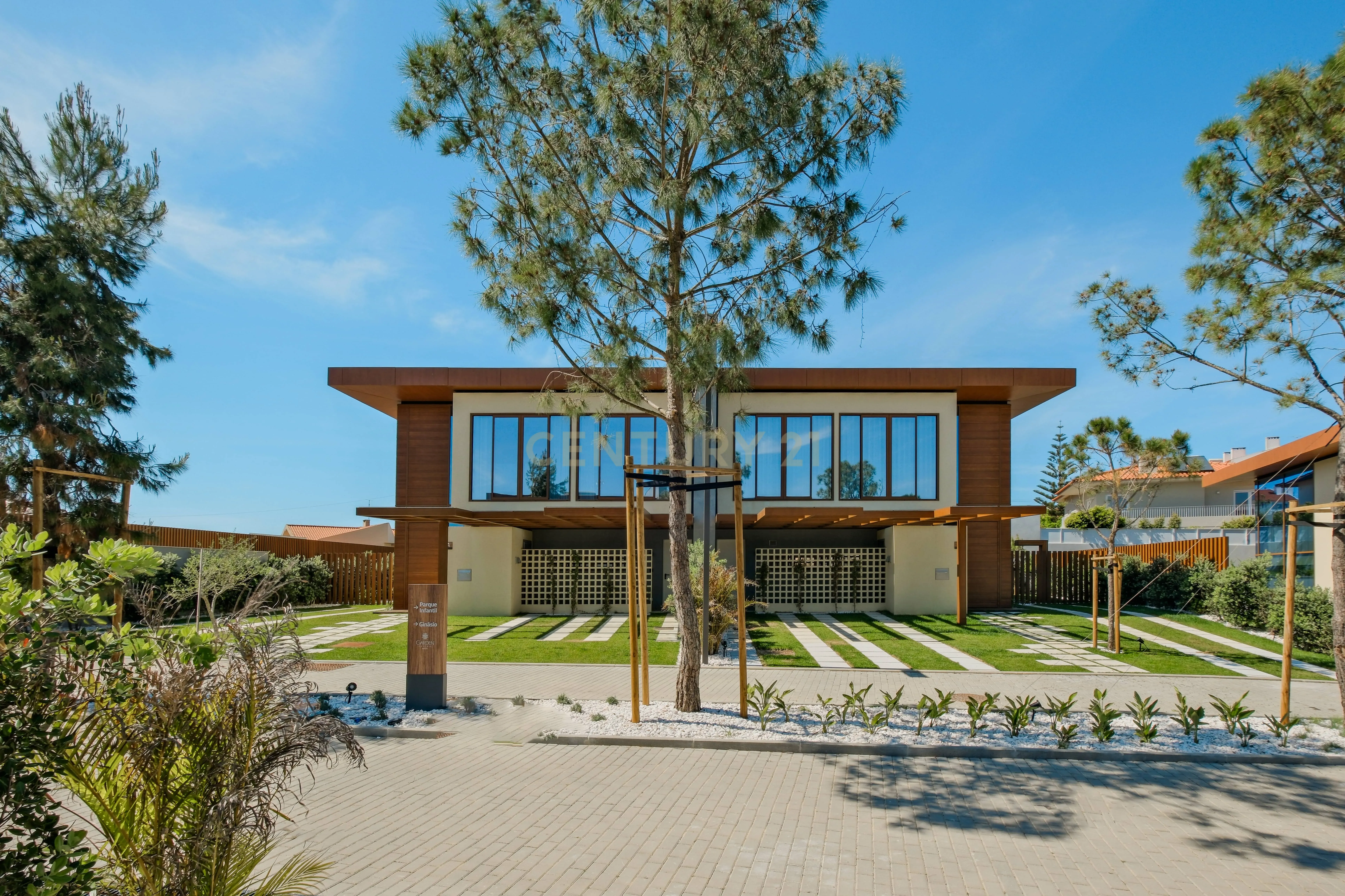 Moradia T4, com piscina, jardim, garagem privada em condomínio fechado em Cascais - Image 31