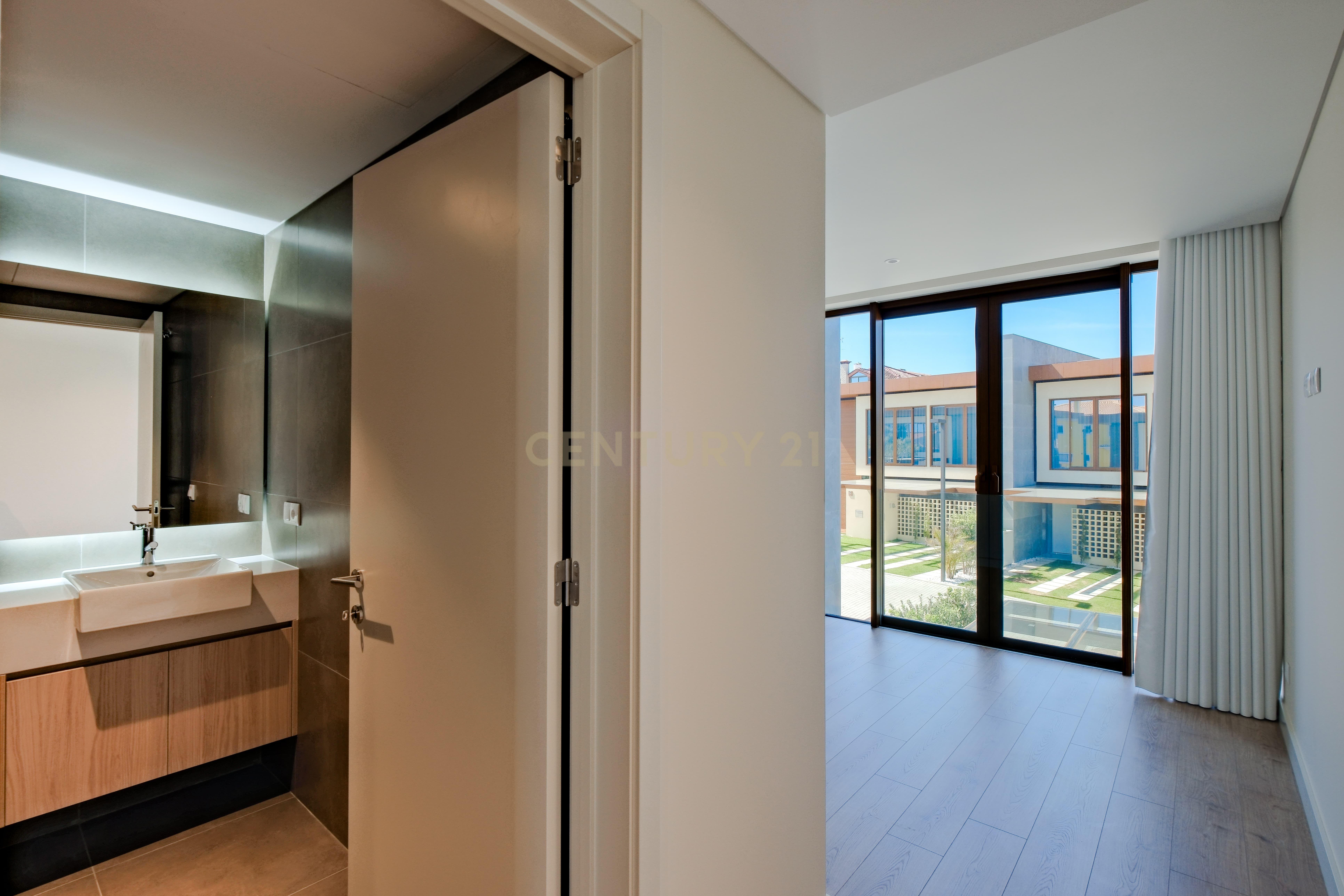 Moradia T4, com piscina, jardim, garagem privada em condomínio fechado em Cascais - Image 15