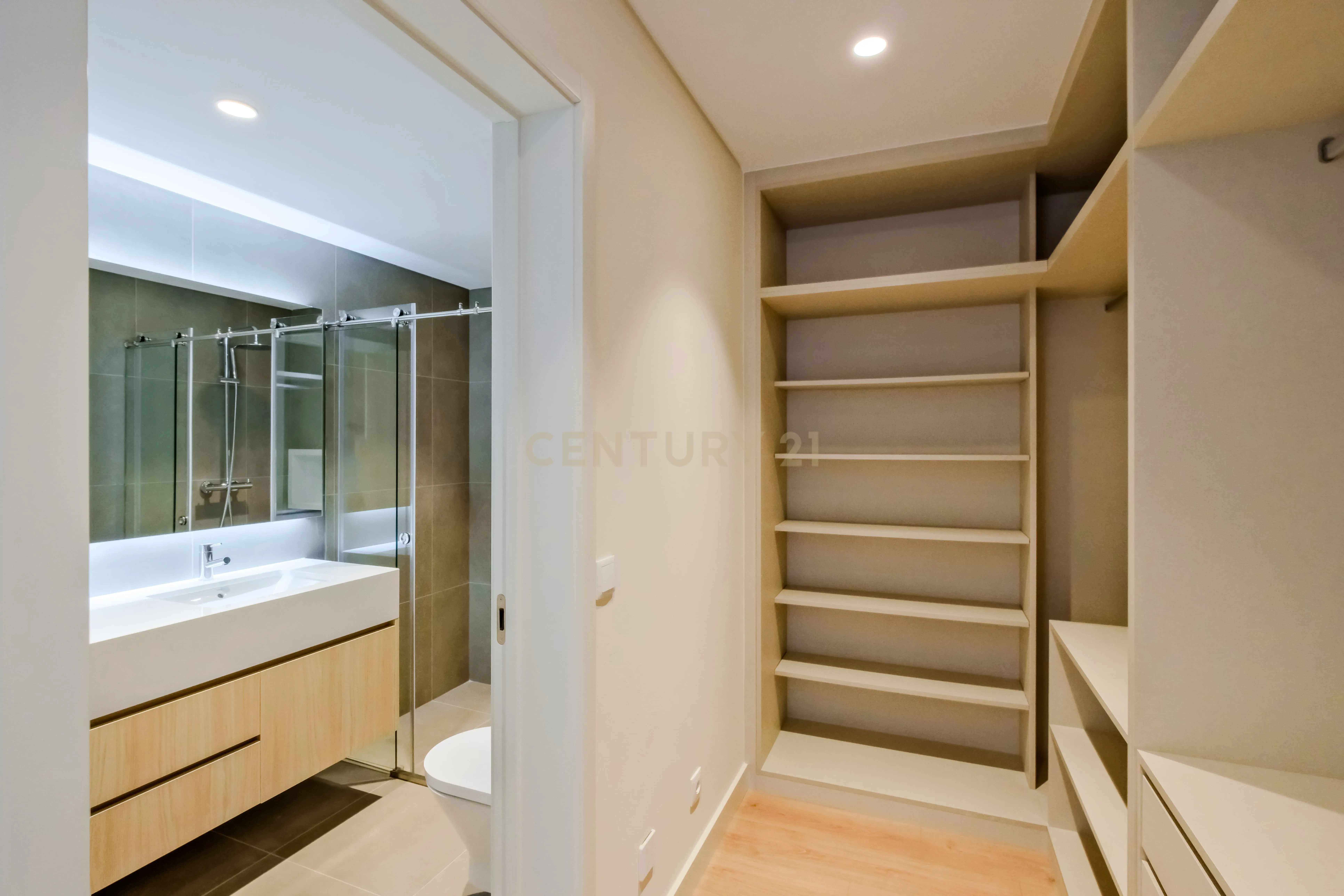 Moradia T4, com piscina, jardim, garagem privada em condomínio fechado em Cascais - Image 16