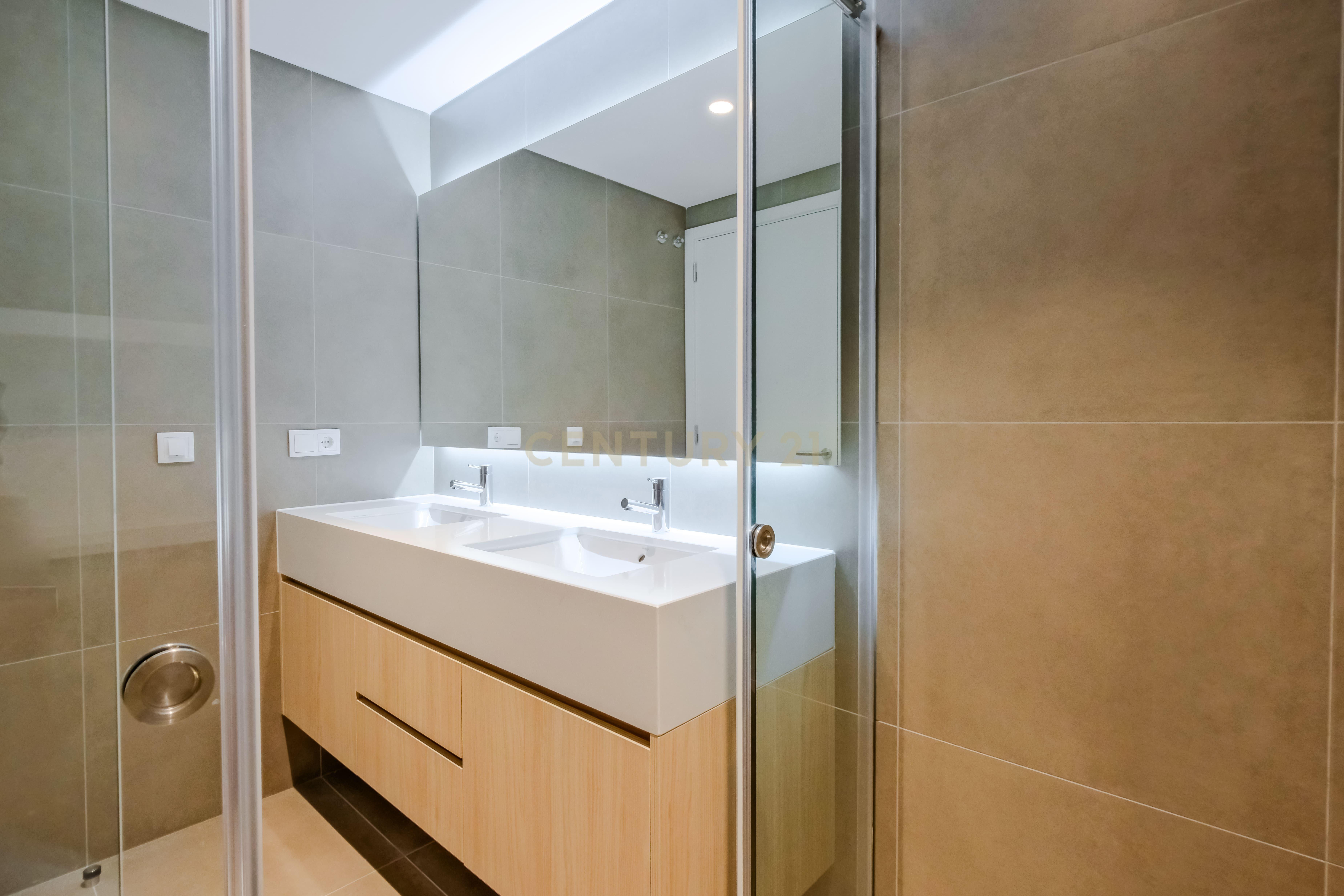 Moradia T4, com piscina, jardim, garagem privada em condomínio fechado em Cascais - Image 22