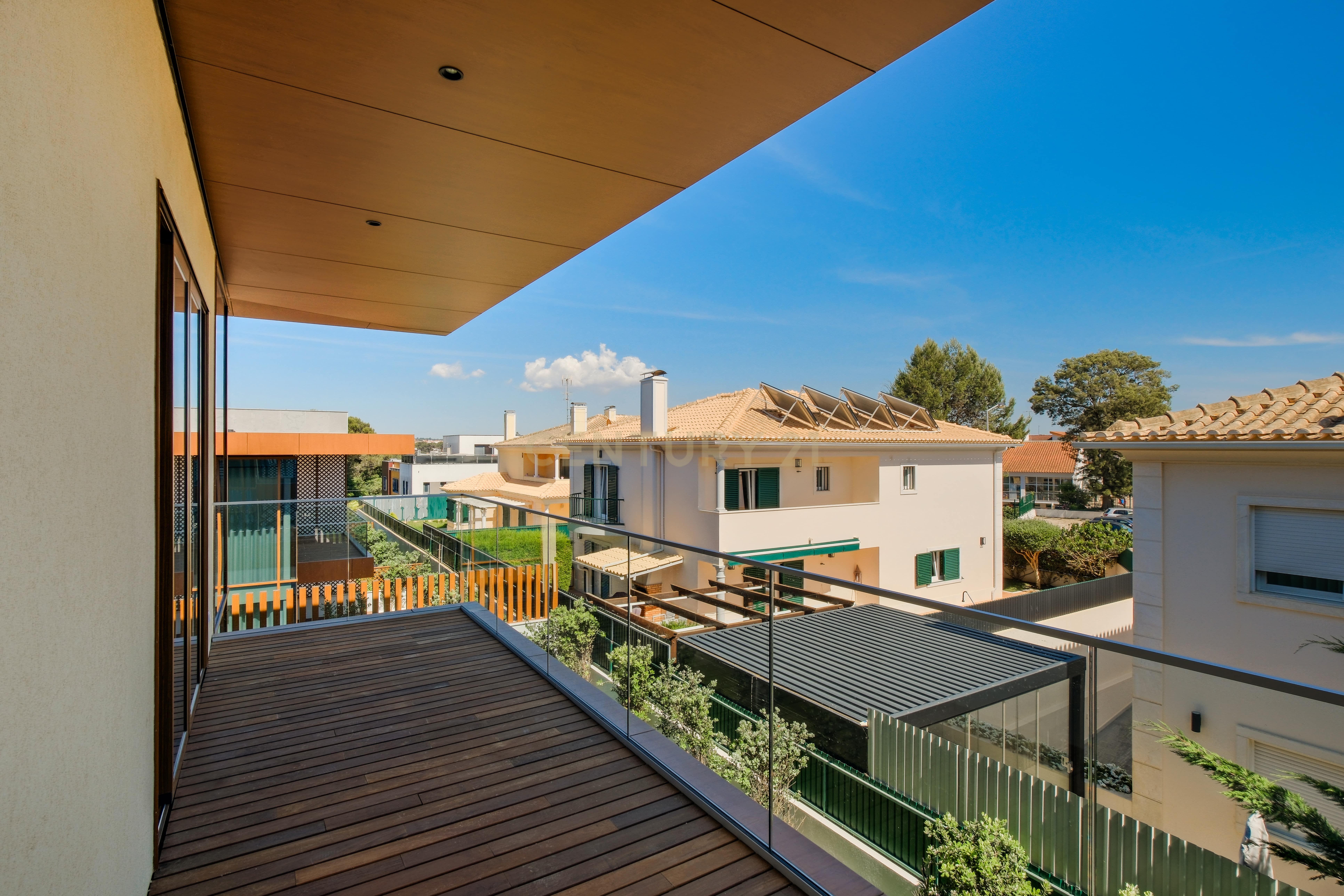 Moradia T4, com piscina, jardim, garagem privada em condomínio fechado em Cascais - Image 12