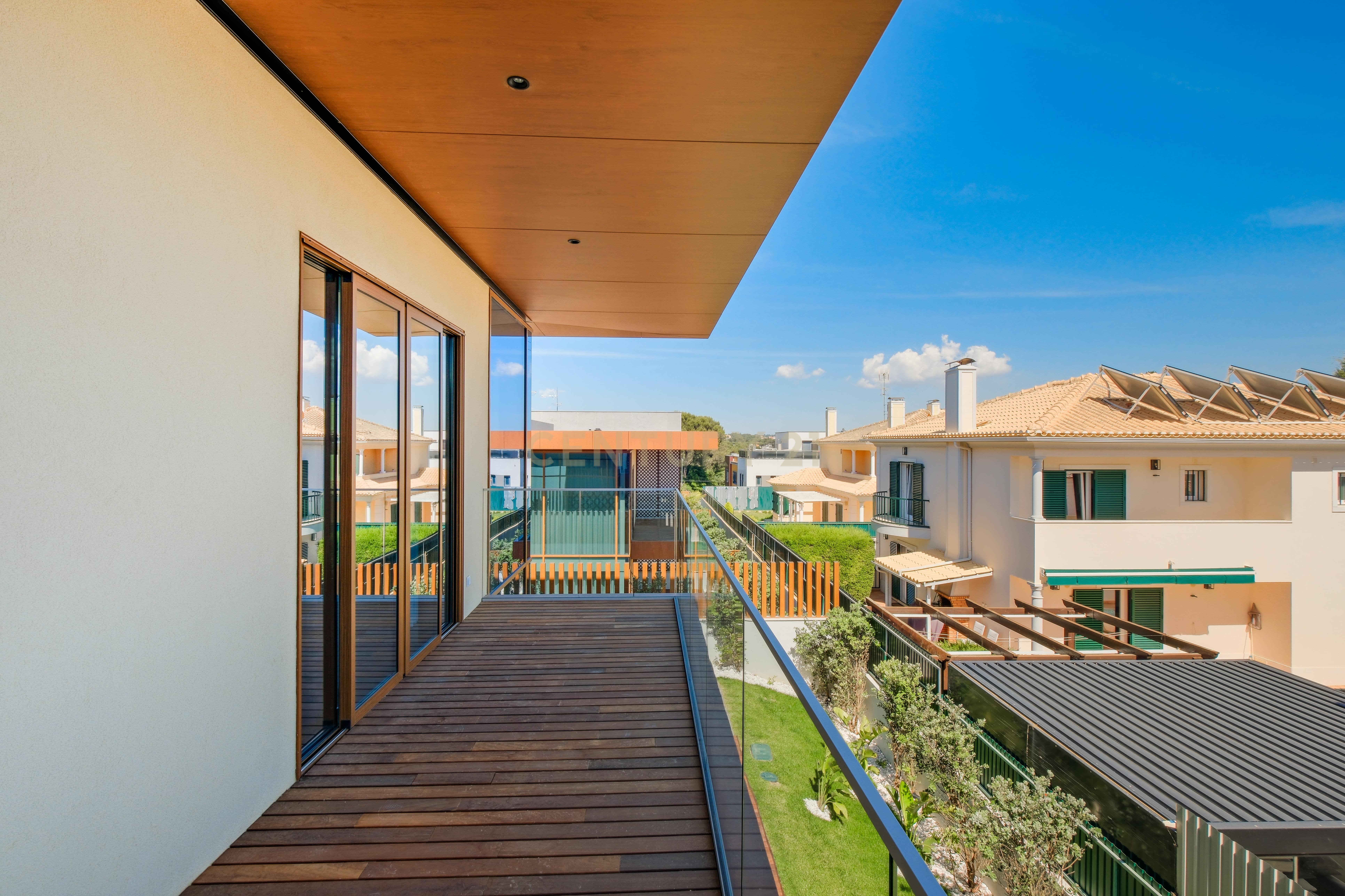 Moradia T4, com piscina, jardim, garagem privada em condomínio fechado em Cascais - Image 19