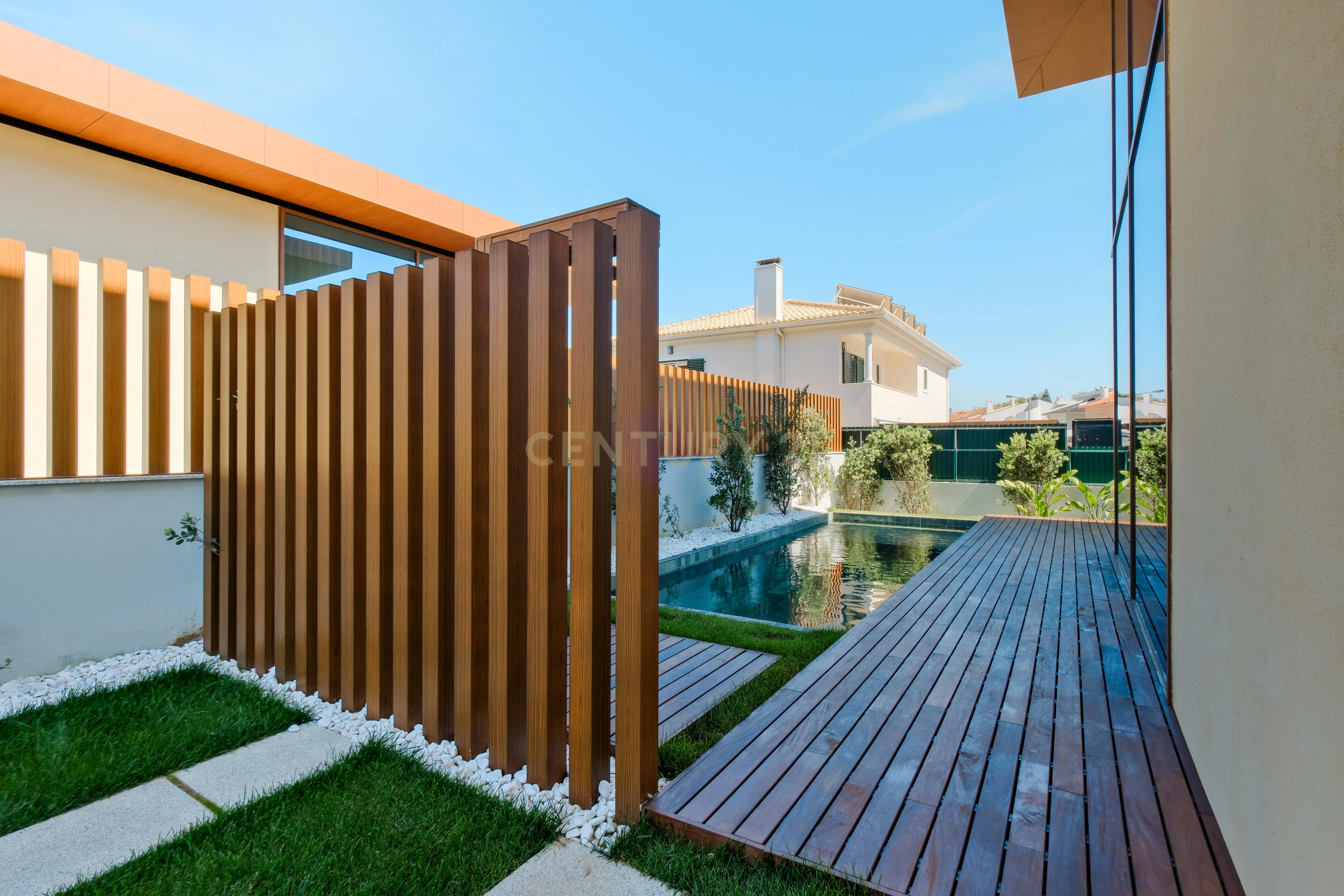 Moradia T4, com piscina, jardim, garagem privada em condomínio fechado em Cascais - Image 25