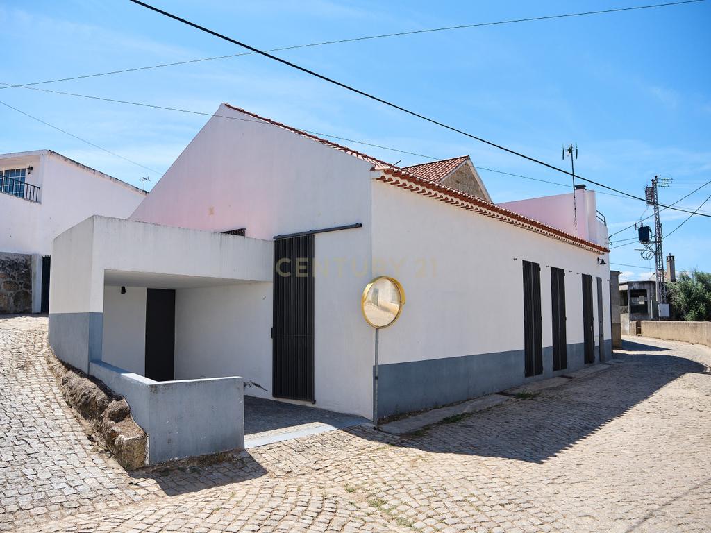 Fantástica moradia localizada em Martianas - Orca - Fundão - Image 27