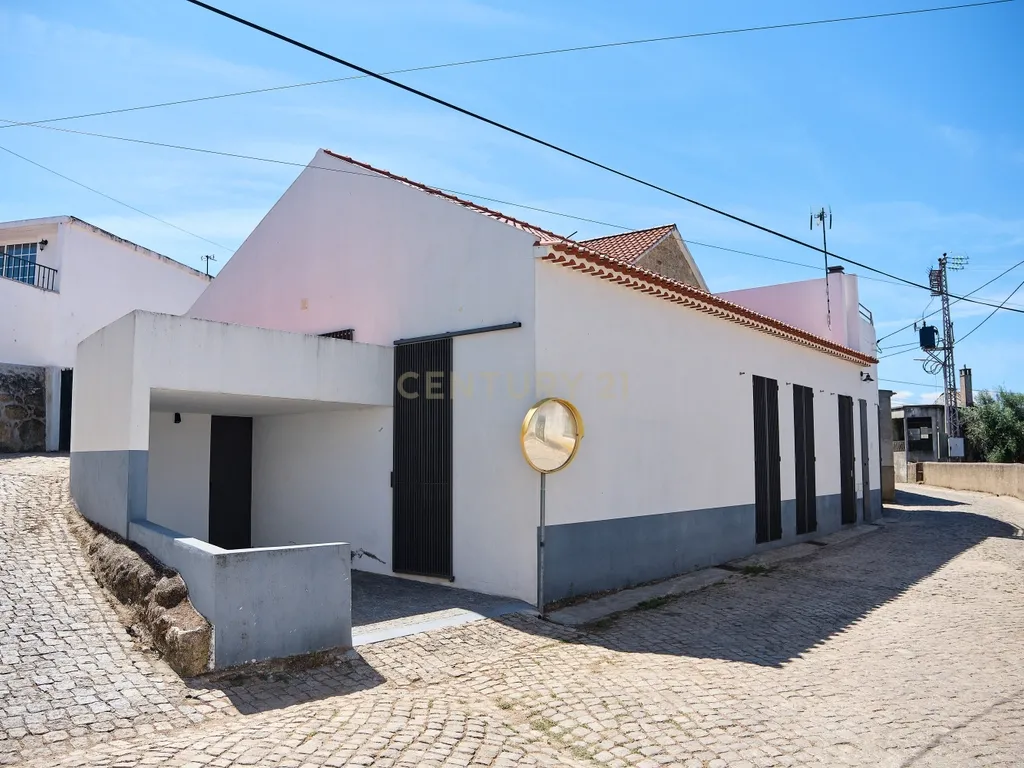 Fantástica moradia localizada em Martianas - Orca - Fundão - Image 27