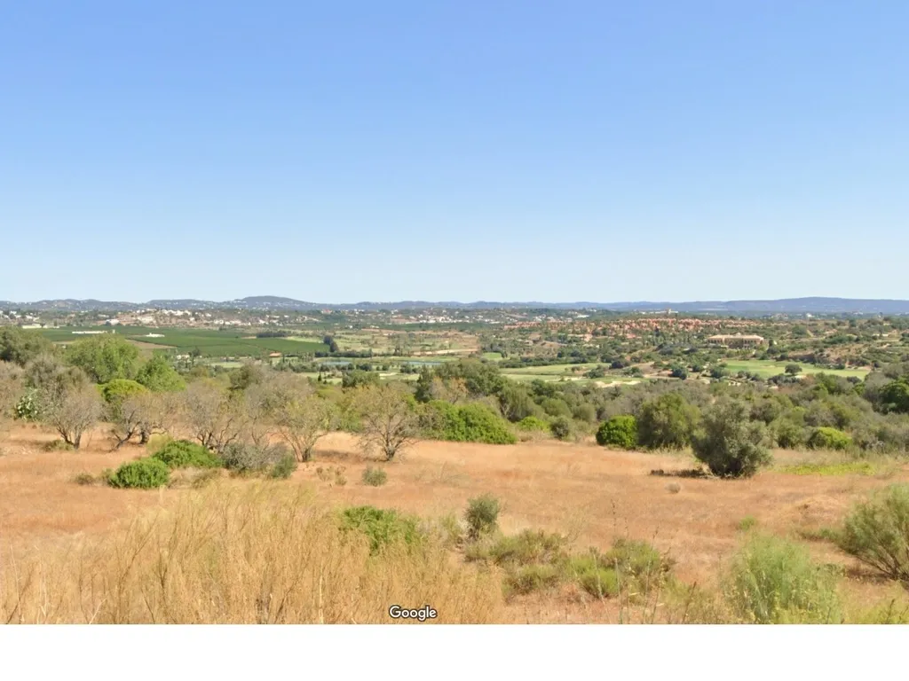 Terreno com vista panorâmica para o Golfe Amendoeiras - Image 1