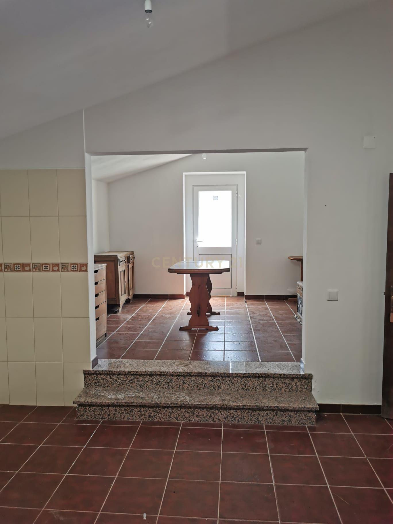 Casa terrea com anexo em ruina - Image 7