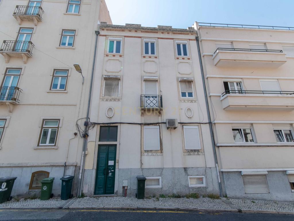 Apartamento T2 de Charme com vista rio e estacionamento em São Vicente, Lisboa - Image 20