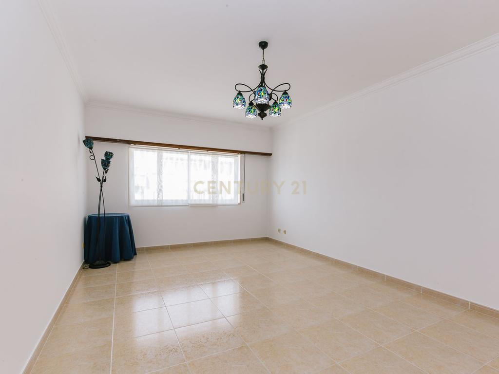 T3 para arrendamento -Situado na Avenida da Liberdade| Ramada - Image 9