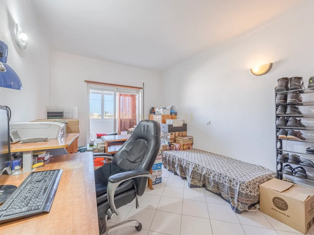 Apartamento T3 em São Gonçalo de Lagos, Faro - Image 12