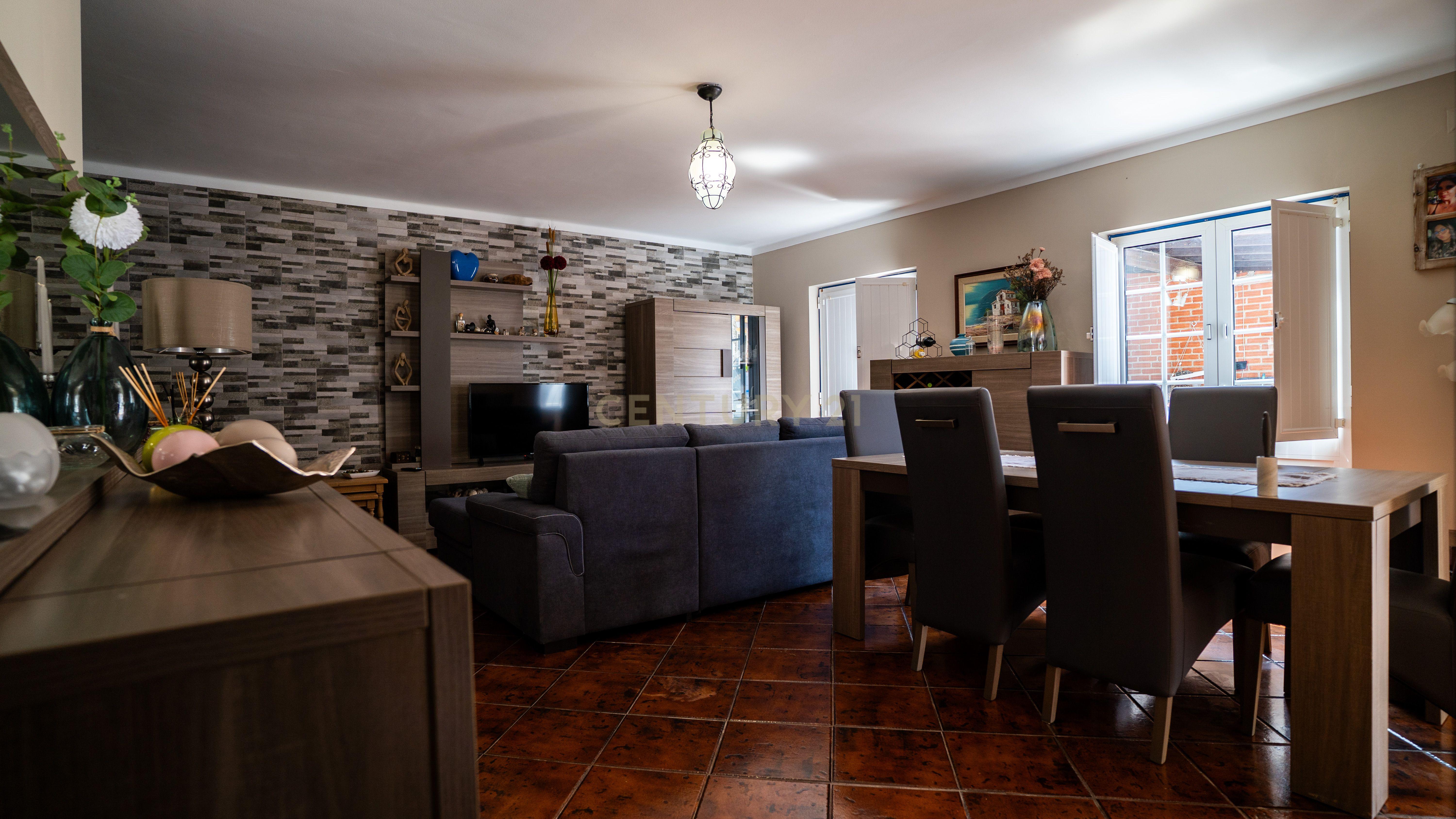 🏡 Moradia T4 Impecável em Olho Marinho – a poucos minutos de Peniche! - Image 3