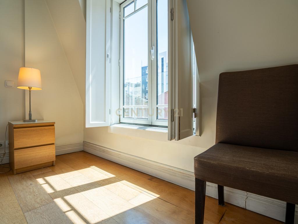 Apartamento T1 Moderno nas Avenidas Novas, Lisboa mobilado, com ar condicionado e garagem - Image 12