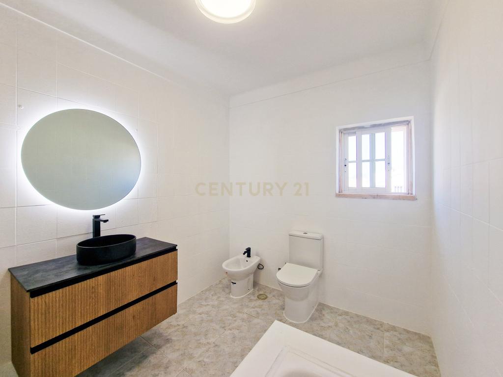 Moradia isolada de 6 assoalhadas com garagem - Zona tranquila - Image 30