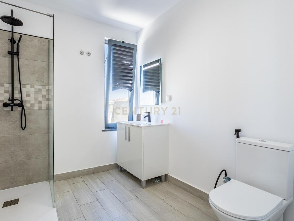 Moradia T3 Nova com vista desafogada em  Vialonga - Image 17