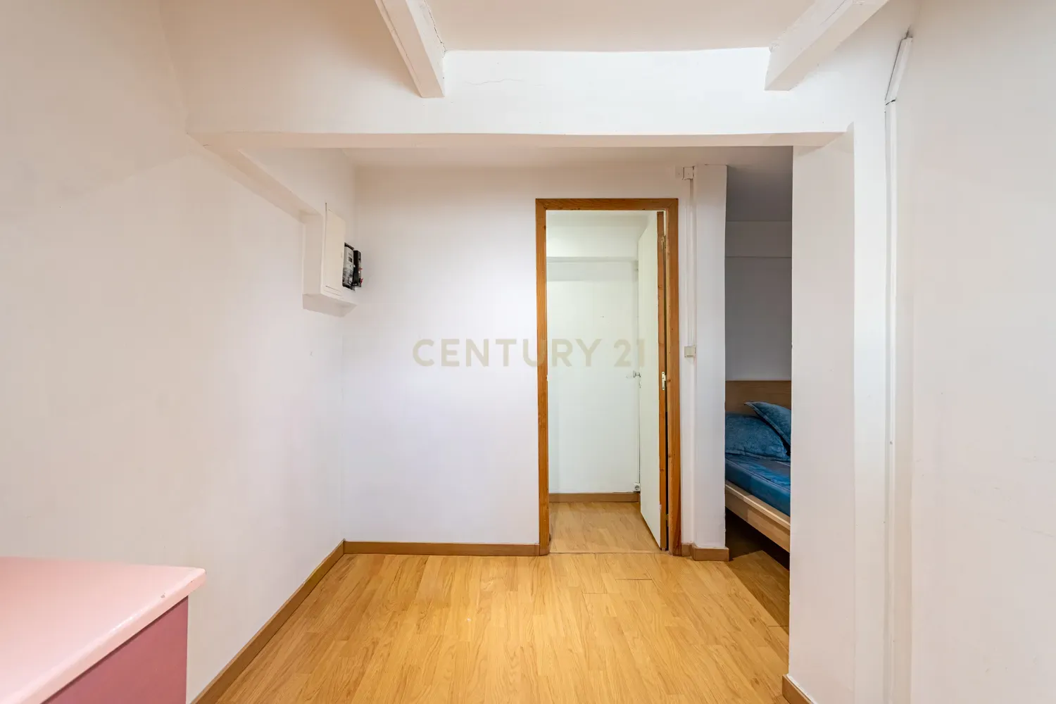 Fotografia 4 de Apartamento com enorme potencial na prestigiada zona da Lapa / Estrela