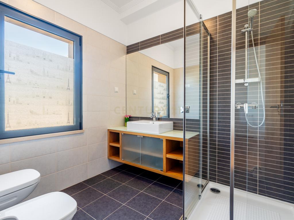 Moradia Unifamiliar de Prestígio | Quinta dos Álamos I Guia – Albufeira | T5 | Piscina | Jardim - Image 27