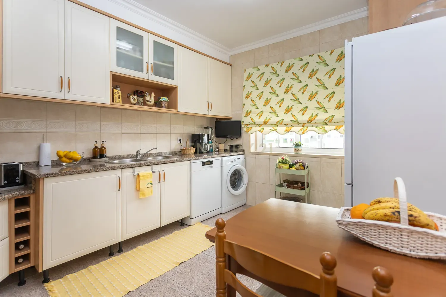 Apartamento T4 c/Arrecadação - Torre da Marinha - Image 11