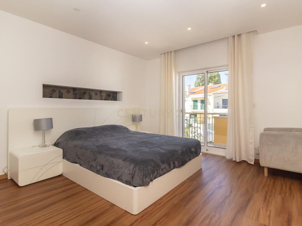 Moradia T3 com Piscina e Excelentes Áreas nos Foros de Amora - Image 20