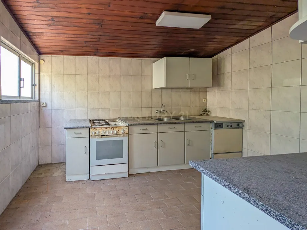 Pinhal Palmeira - Moradia Bifamiliar + Moradia T2 com Armazém em Terreno de 1.010 m² - Image 72
