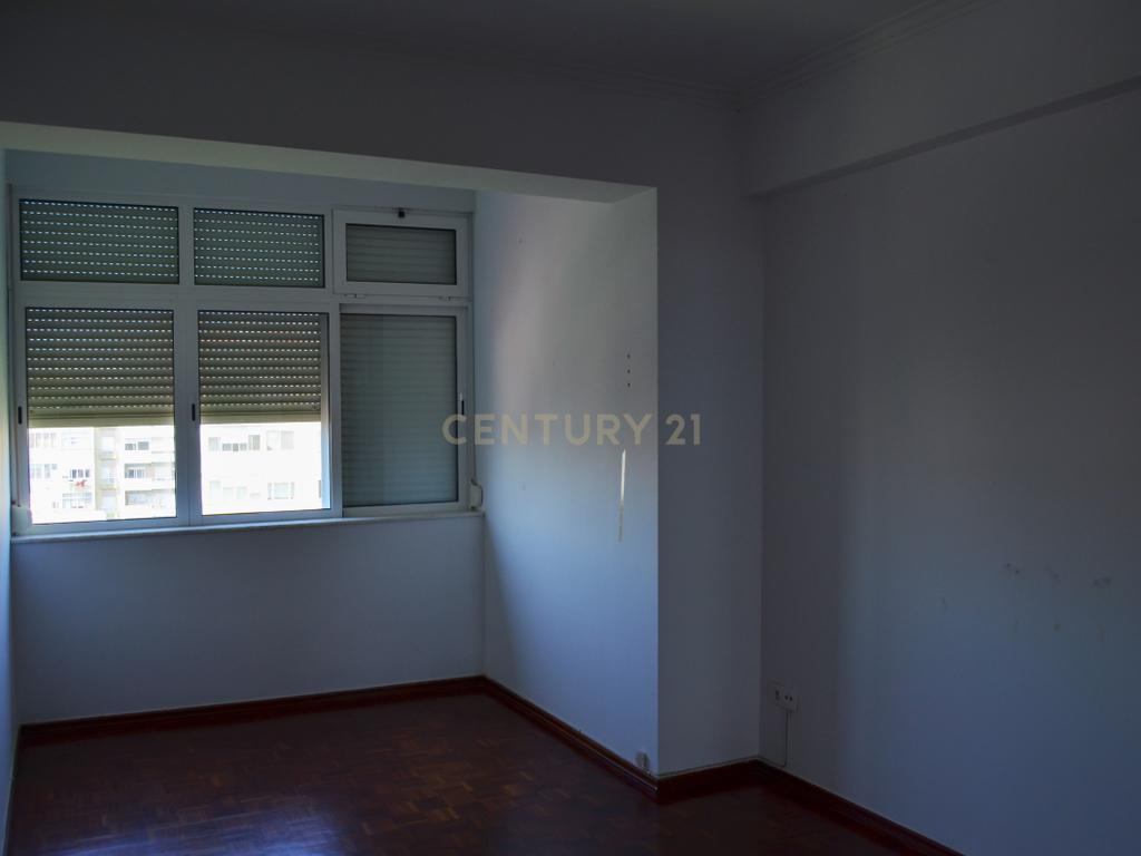 ✨ Apartamento T3* com Vista Mar e Rio em Oeiras ✨ - Image 19