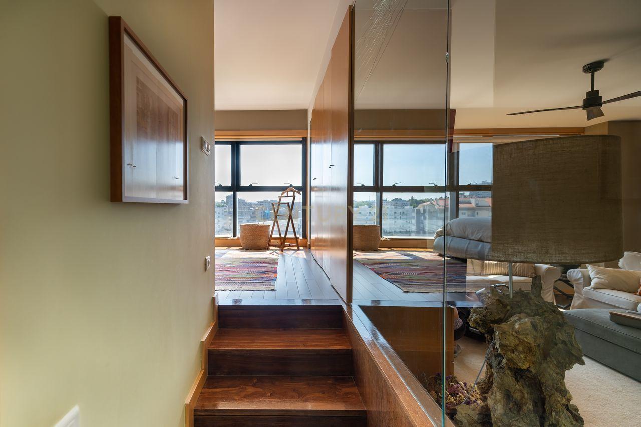 Fotografia 7 de Magnifico Loft com Banheira de Hidromassagem e Vista de Cidade | Porto