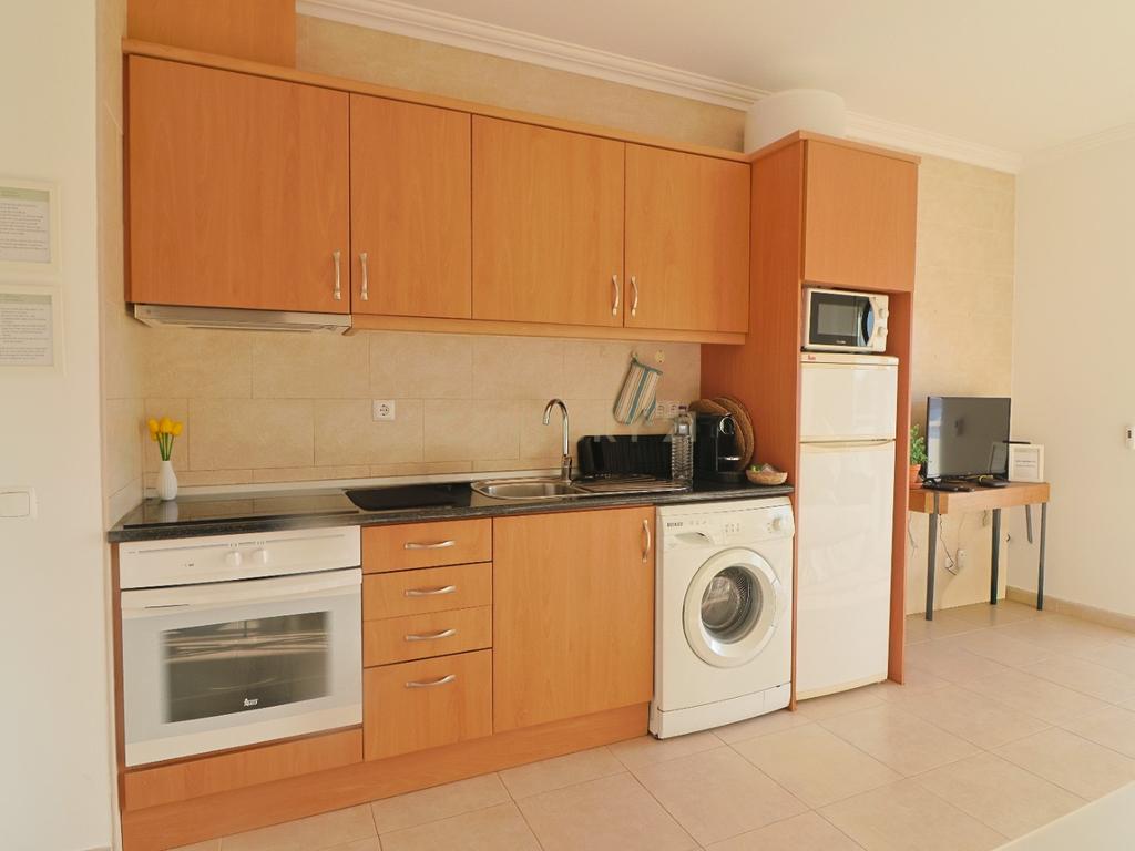 T0+1 mobilado, em condominio c/ piscina, Portimão - Image 6