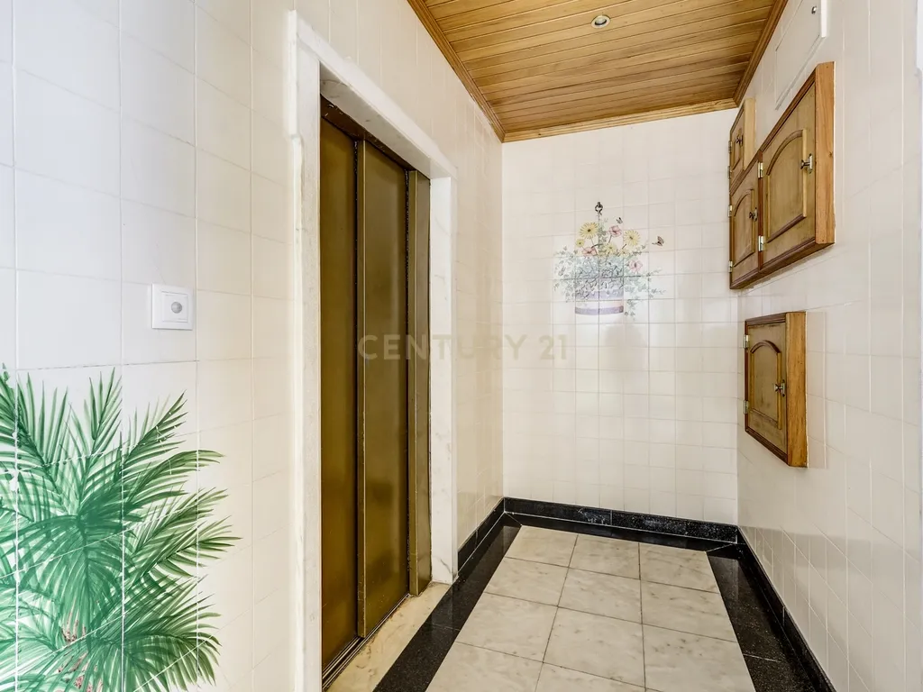 Apartamento T3 em Prior Velho com estacionamento - Image 22