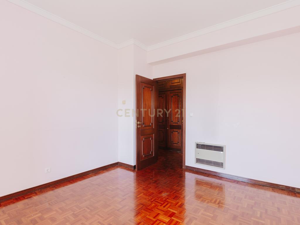 Apartamento T3 - Restelo Lisboa - Image 17