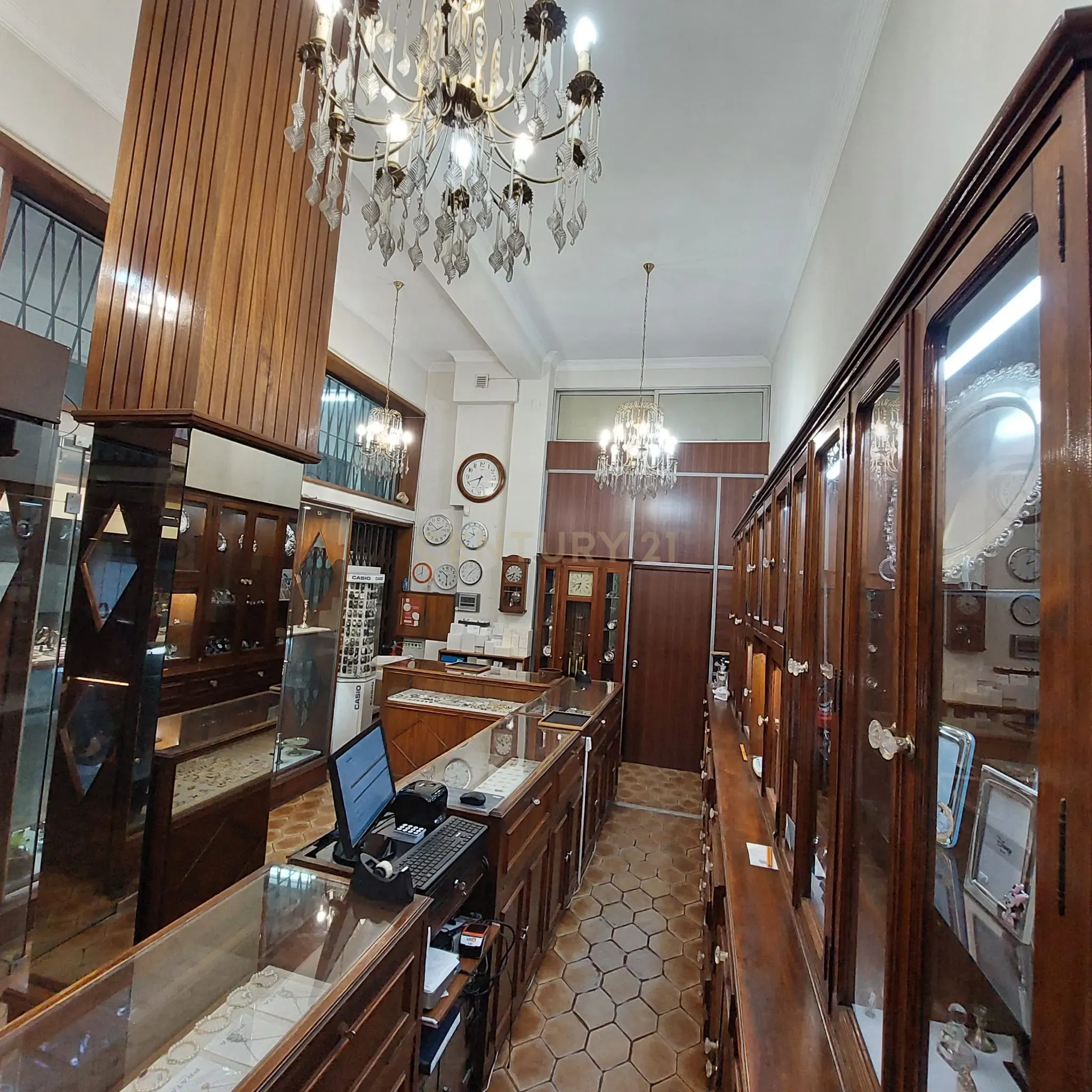 Fotografia 8 de Trespasse de Loja de Ourivesaria – Centro Comercial Areosa