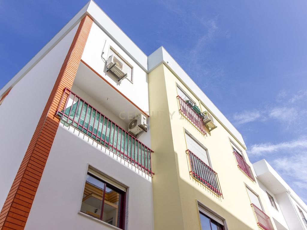 Apartamento T2 na Quinta do Conde - Image 3